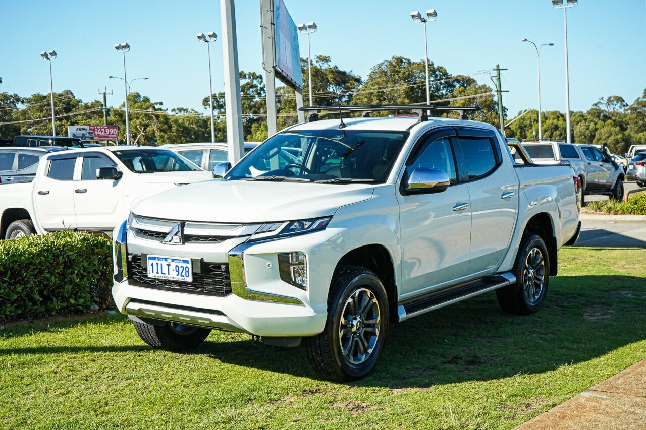 Mitsubishi Triton image 1