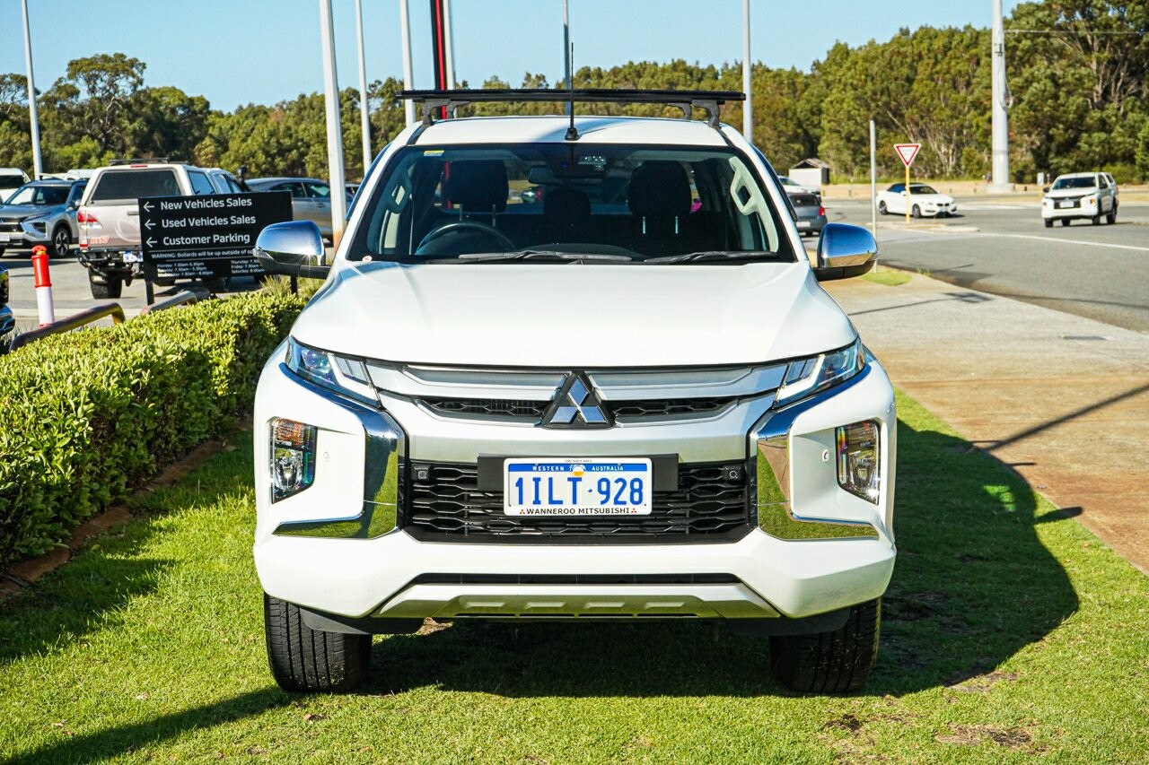 Mitsubishi Triton image 2