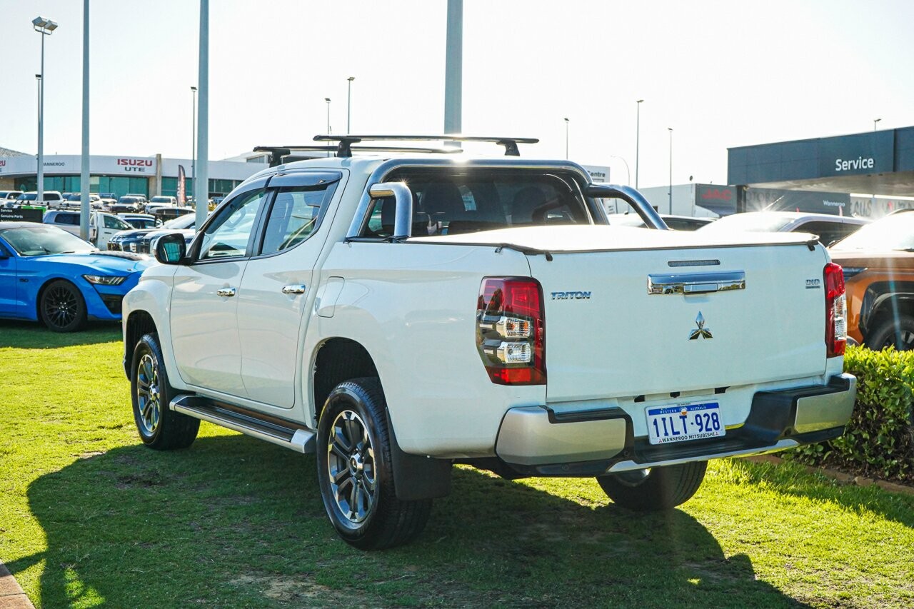 Mitsubishi Triton image 3