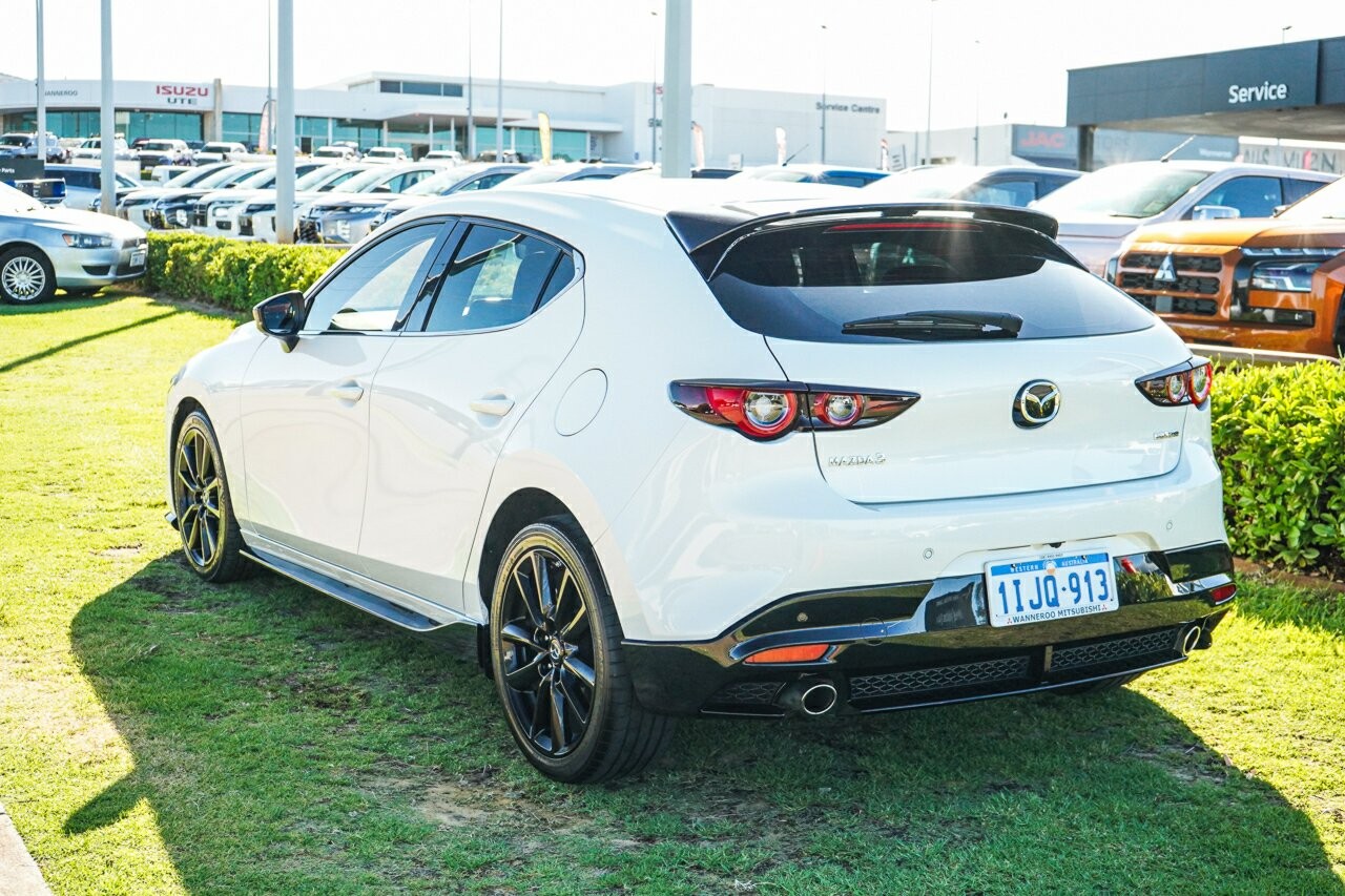 Mazda 3 image 3