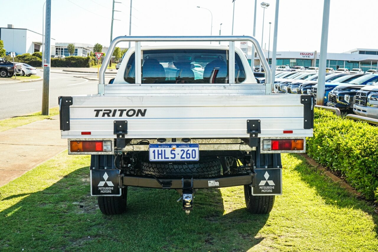 Mitsubishi Triton image 4