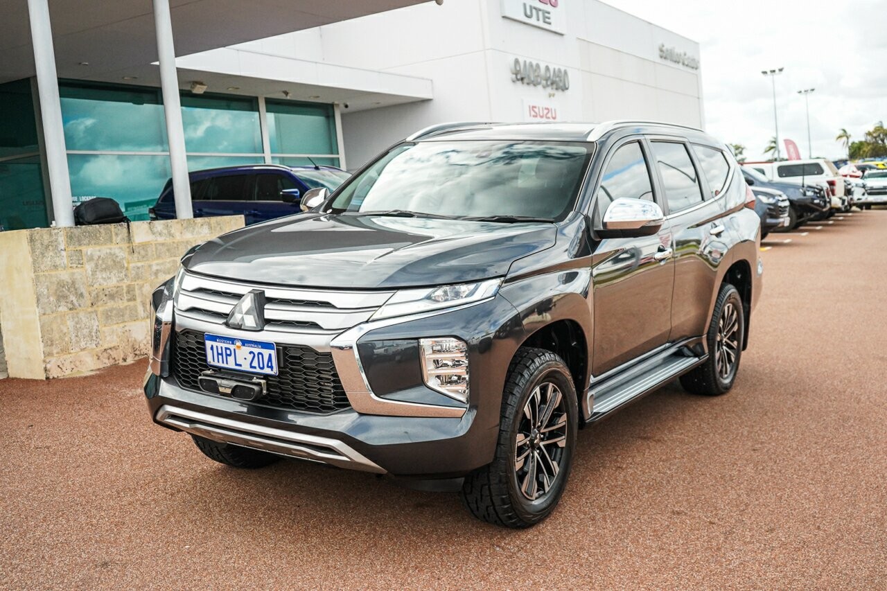 Mitsubishi Pajero Sport image 4