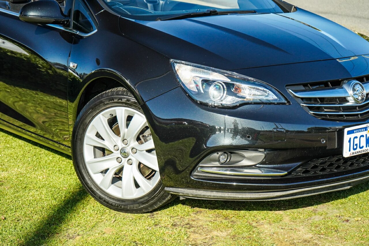 Holden Cascada image 2