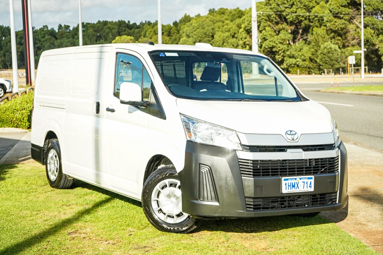 Toyota Hiace image 1