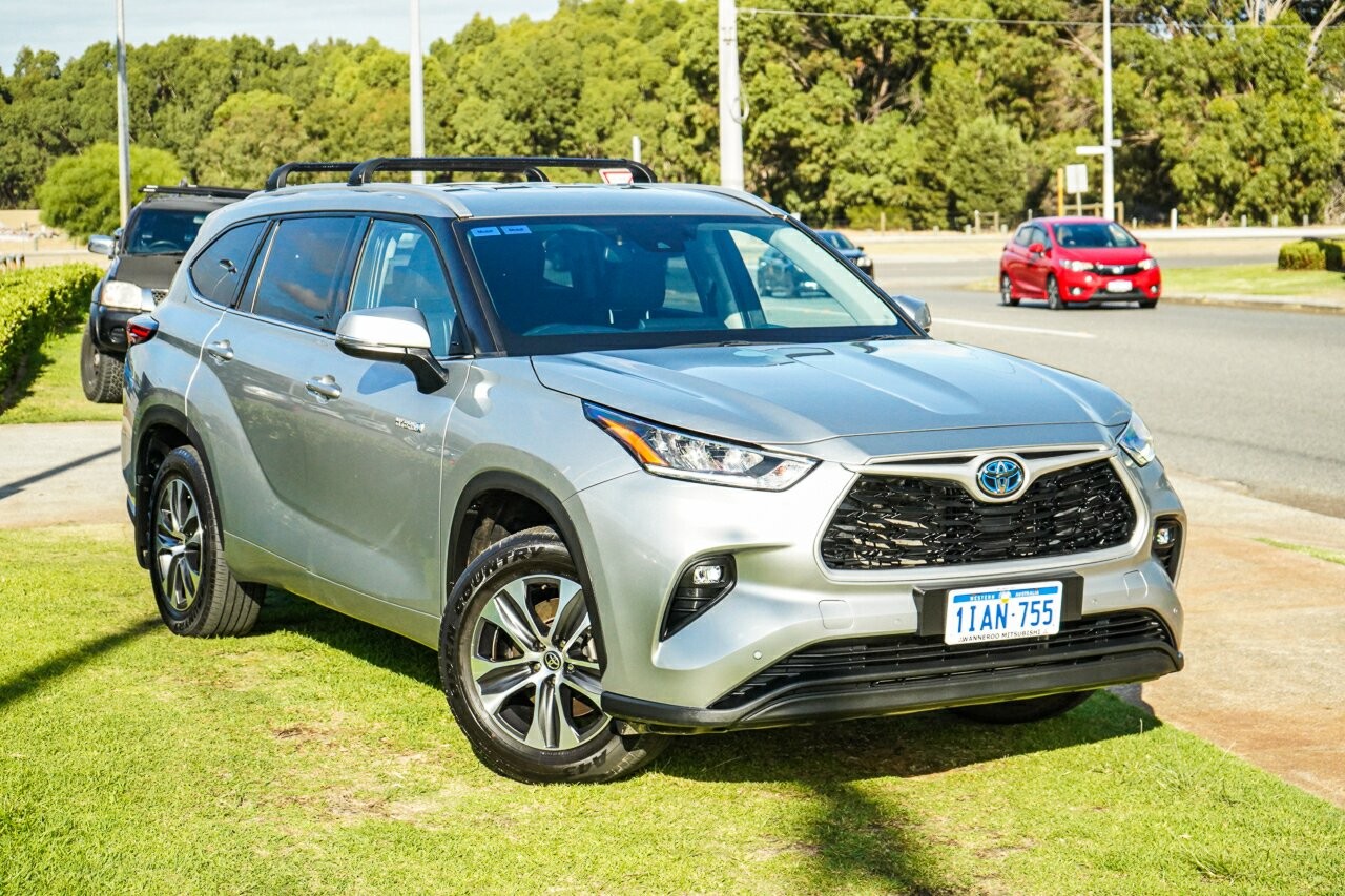 Toyota Kluger image 1