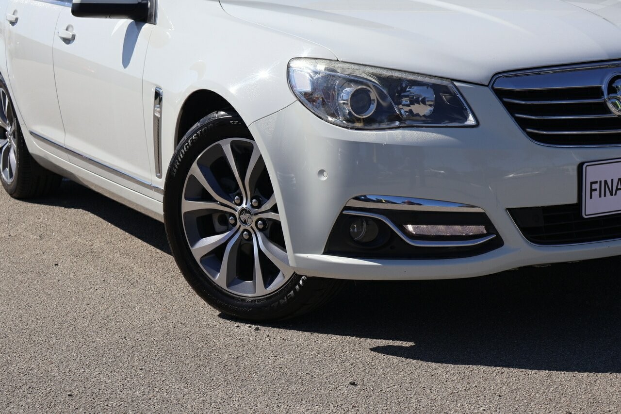 Holden Caprice image 2