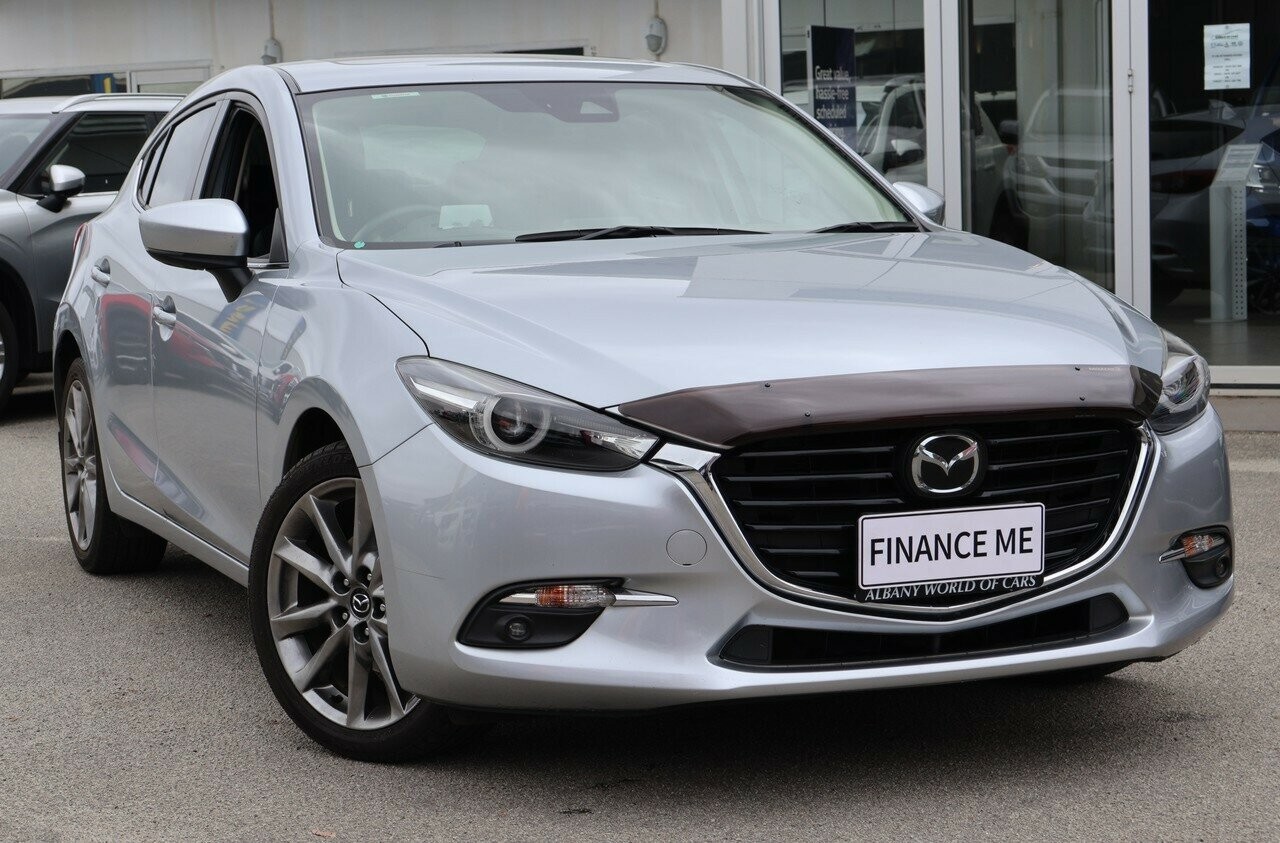 Mazda 3 image 1