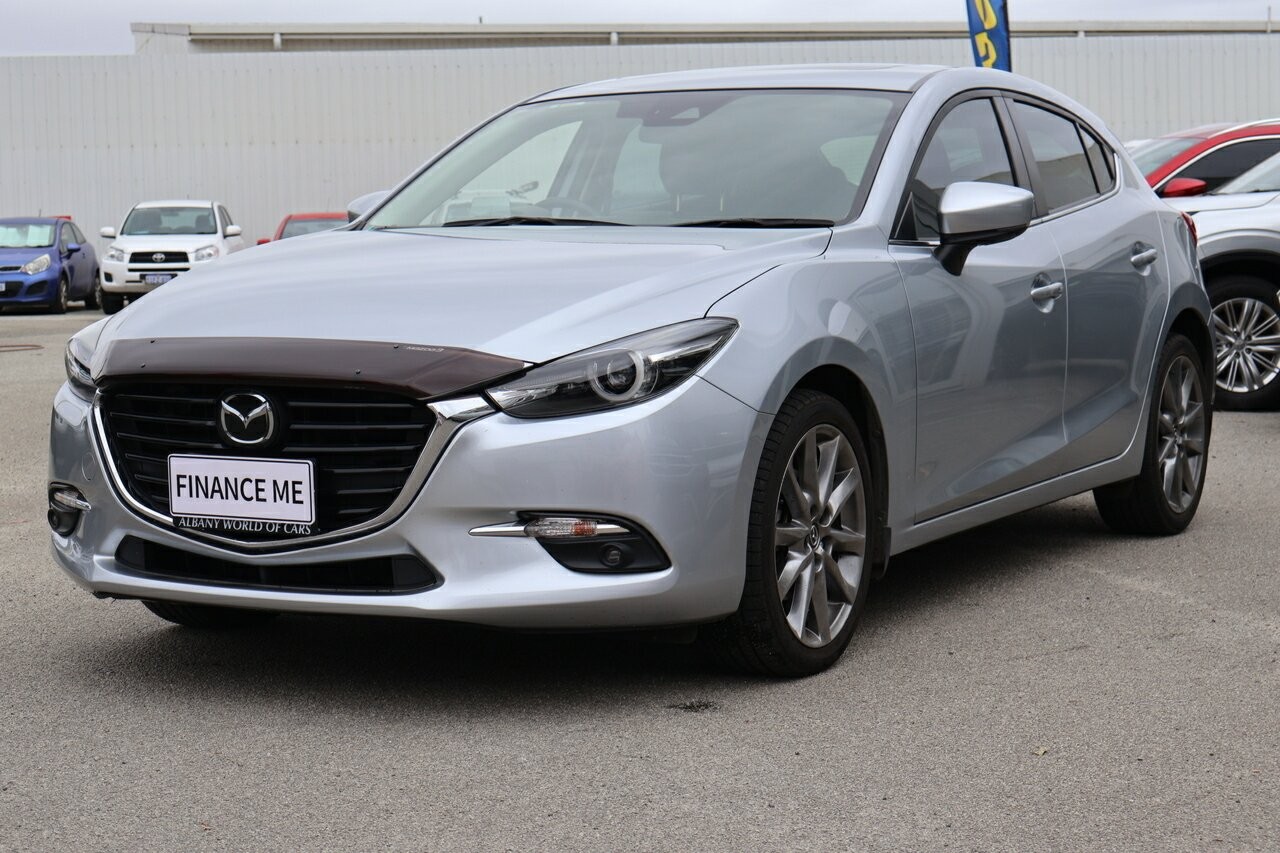 Mazda 3 image 3