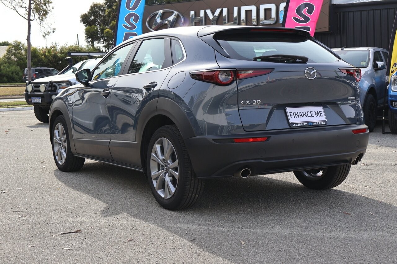 Mazda Cx-30 image 4