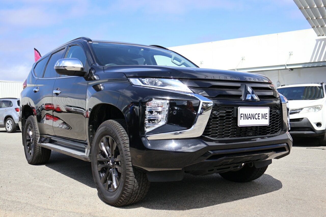 Mitsubishi Pajero Sport image 2