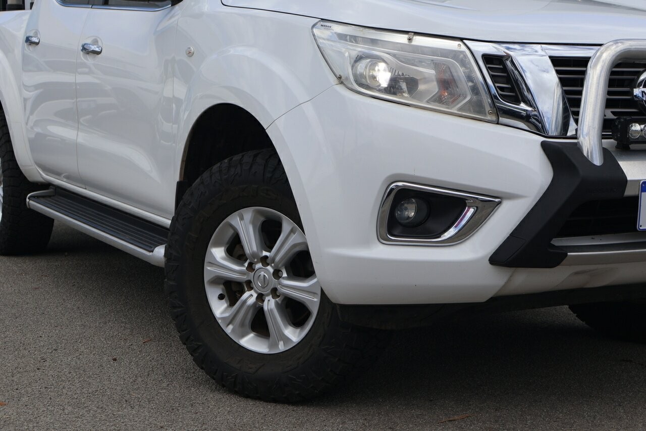 Nissan Navara image 2