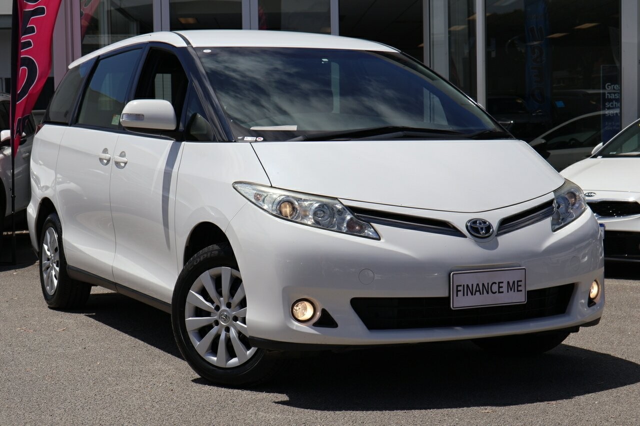 Toyota Tarago image 1