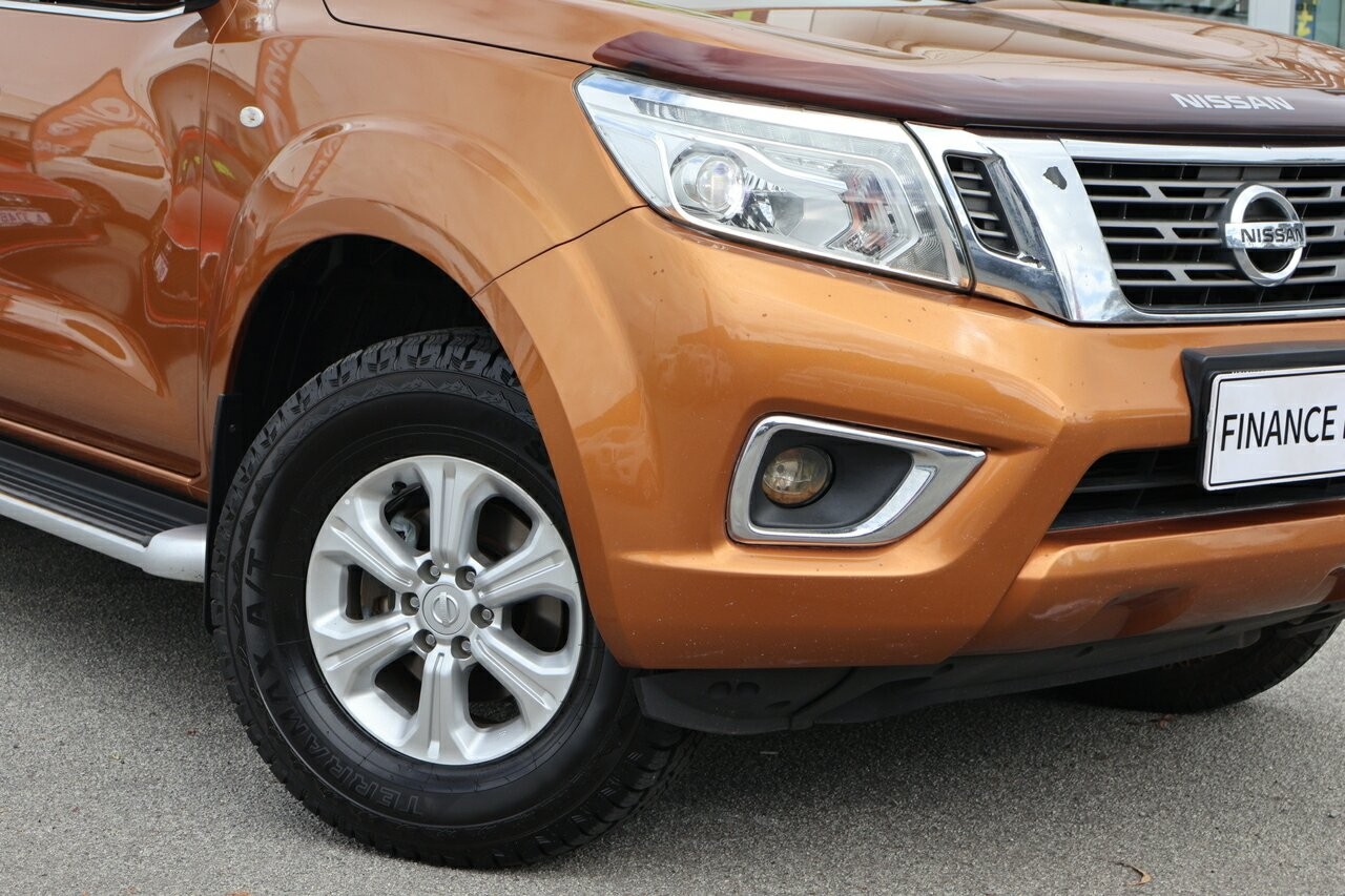 Nissan Navara image 2