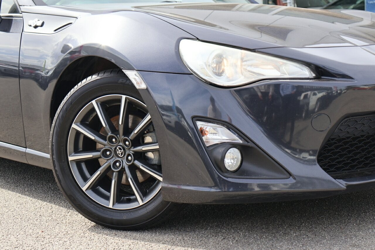 Toyota 86 image 2