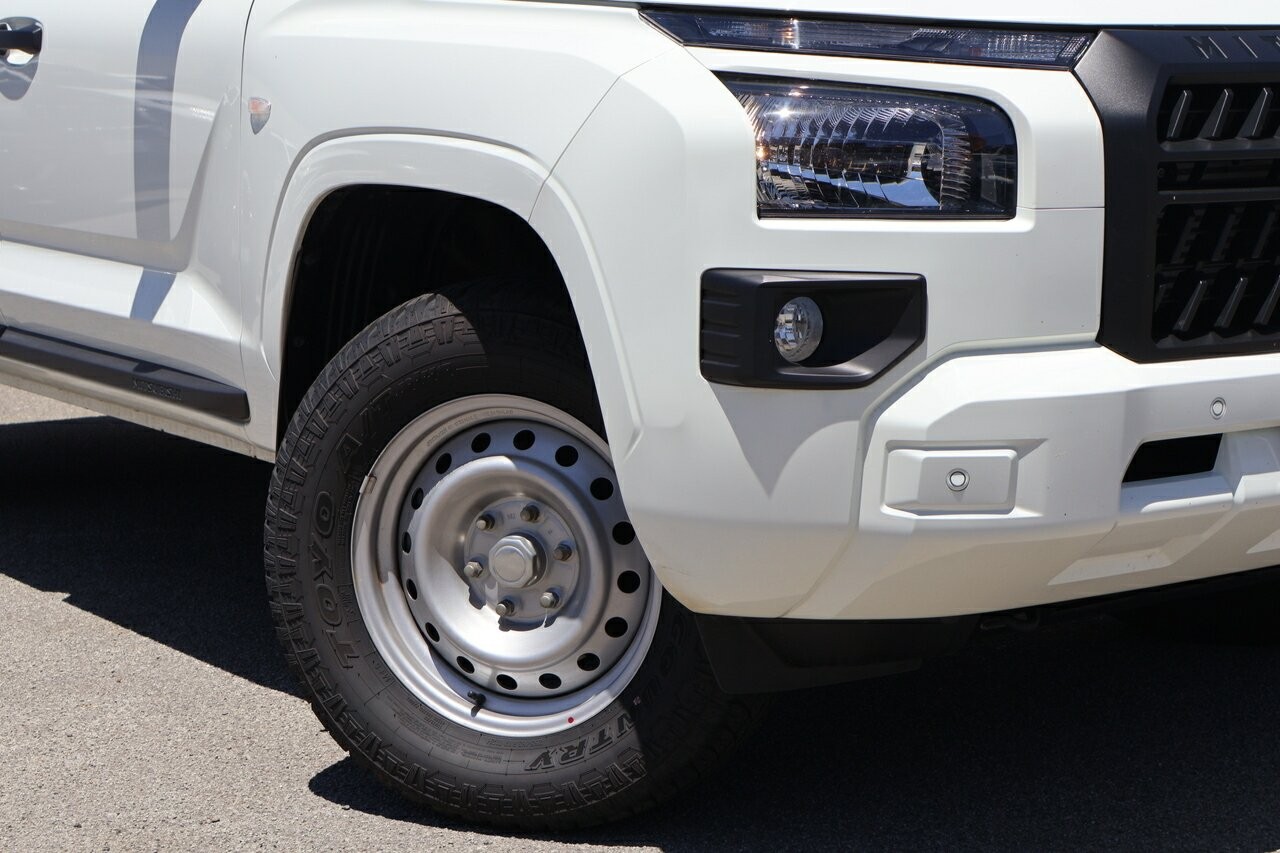 Mitsubishi Triton image 2