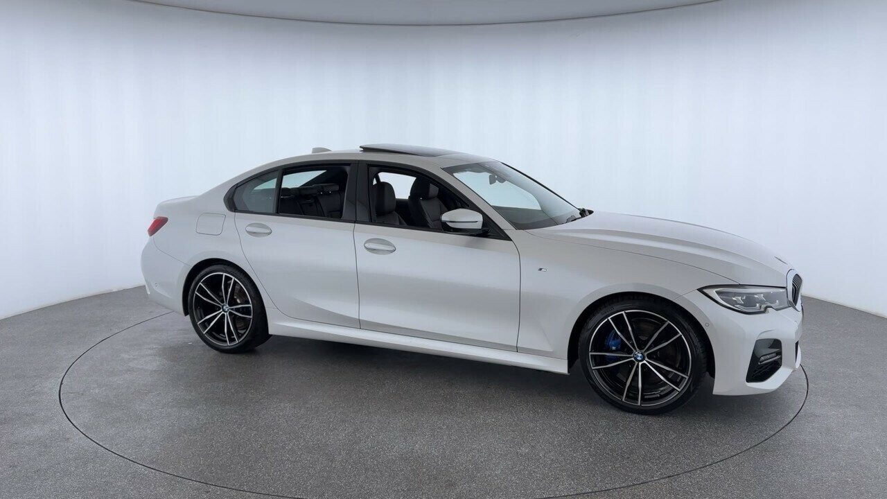 BMW 3 Series image 2