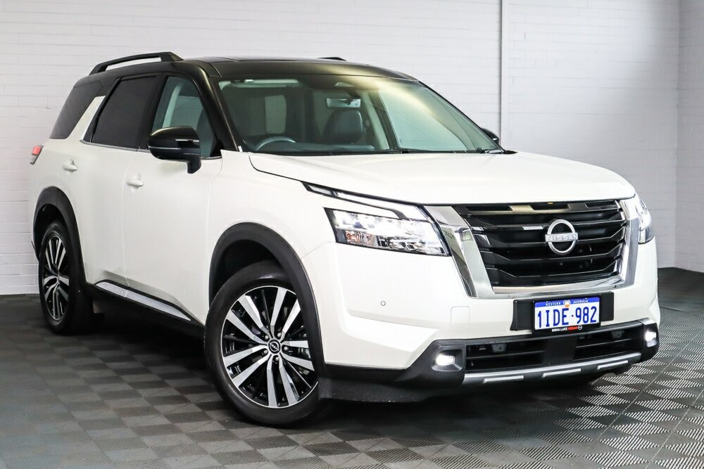 Nissan Pathfinder image 1