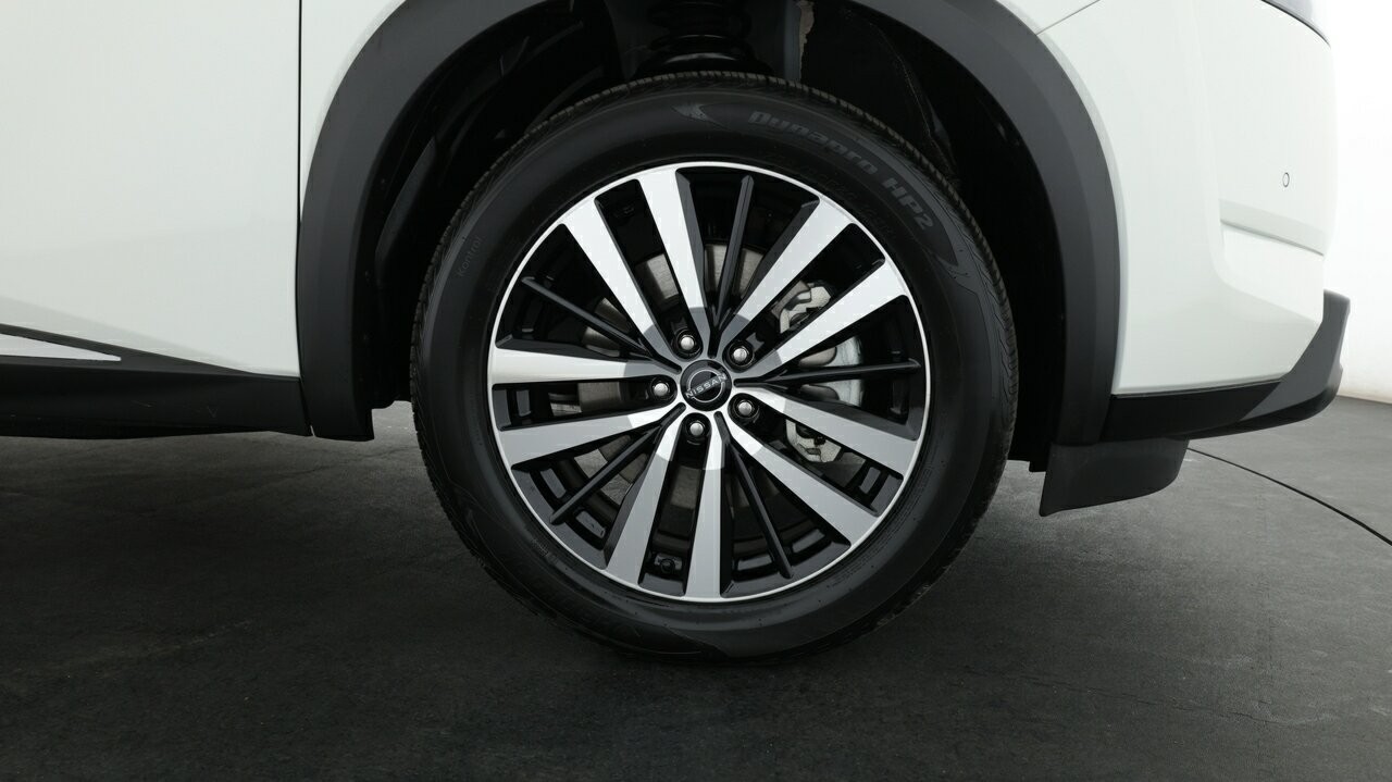 Nissan Pathfinder image 3