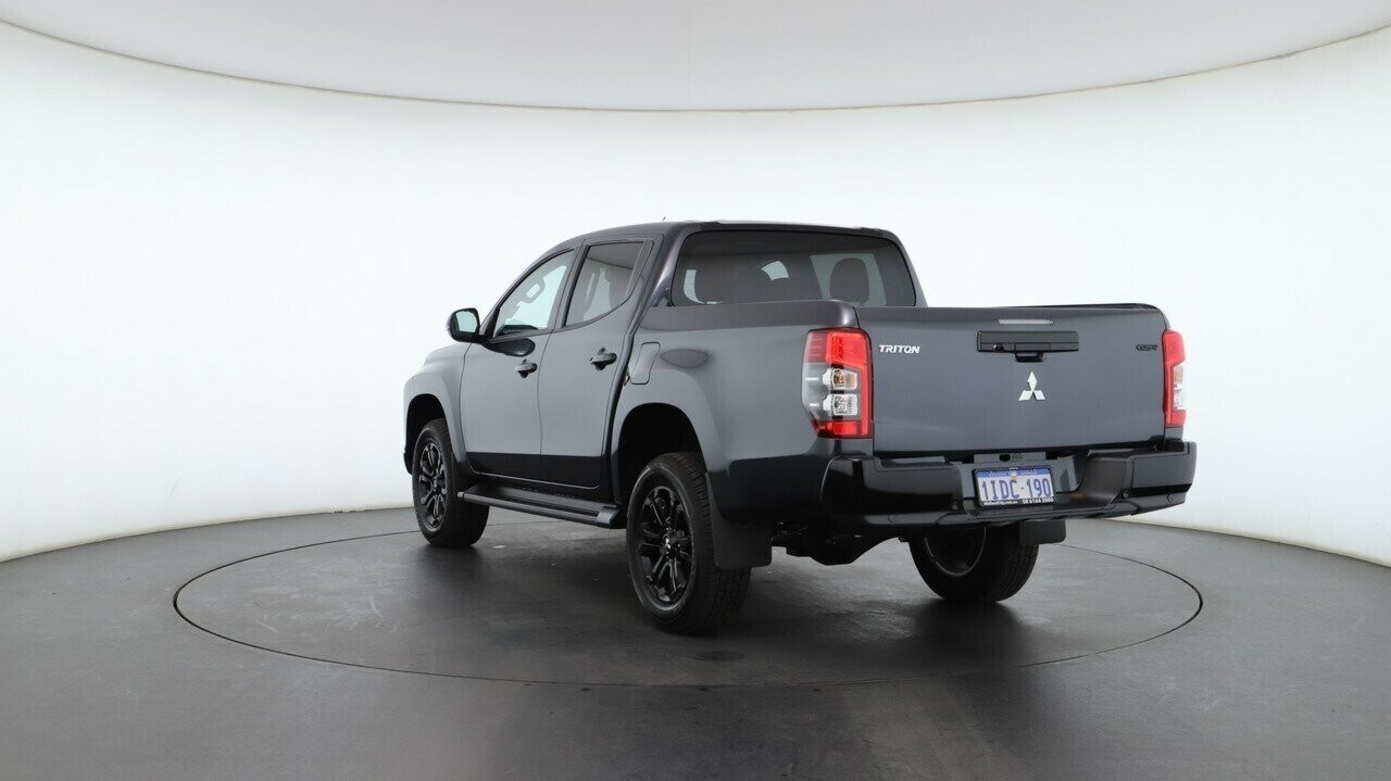 Mitsubishi Triton image 3