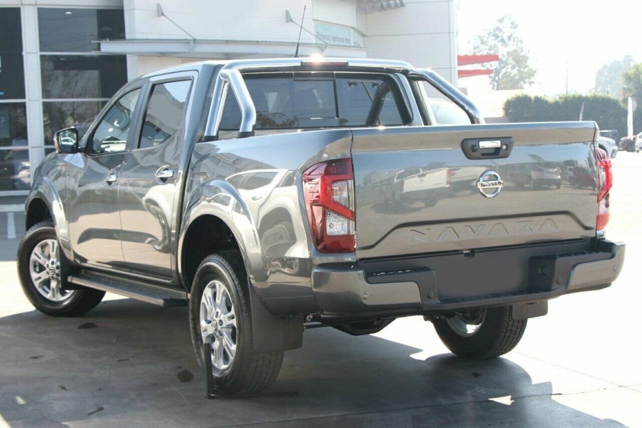 Nissan Navara image 3