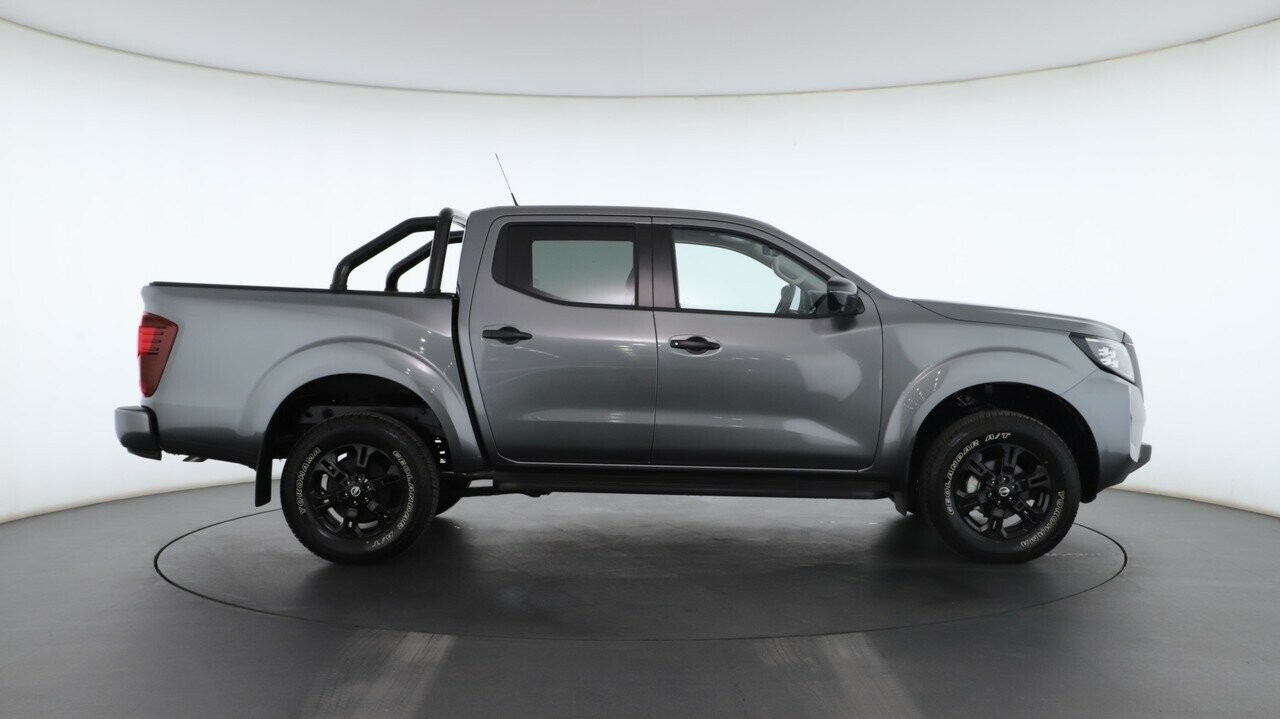 Nissan Navara image 2