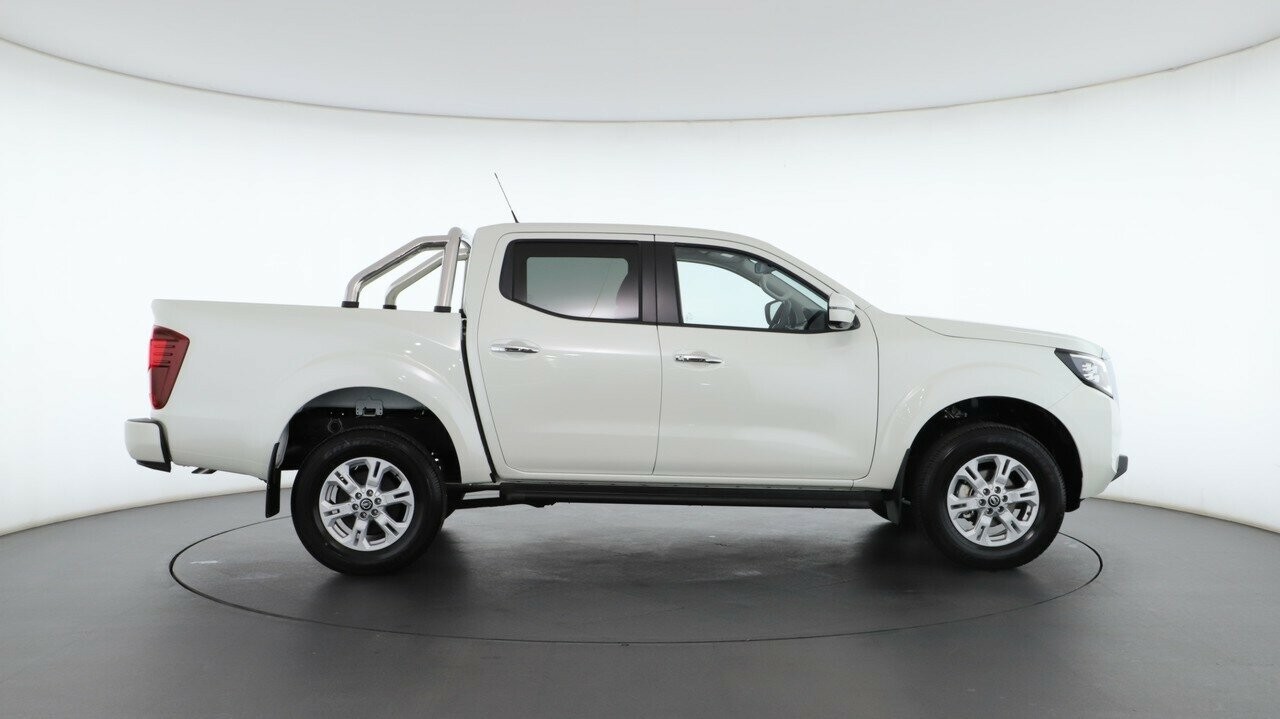 Nissan Navara image 3