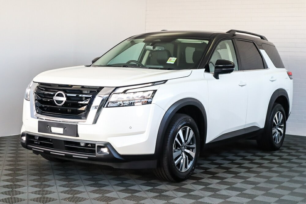 Nissan Pathfinder image 4