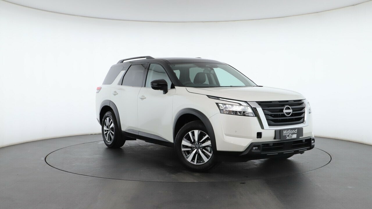 Nissan Pathfinder image 1