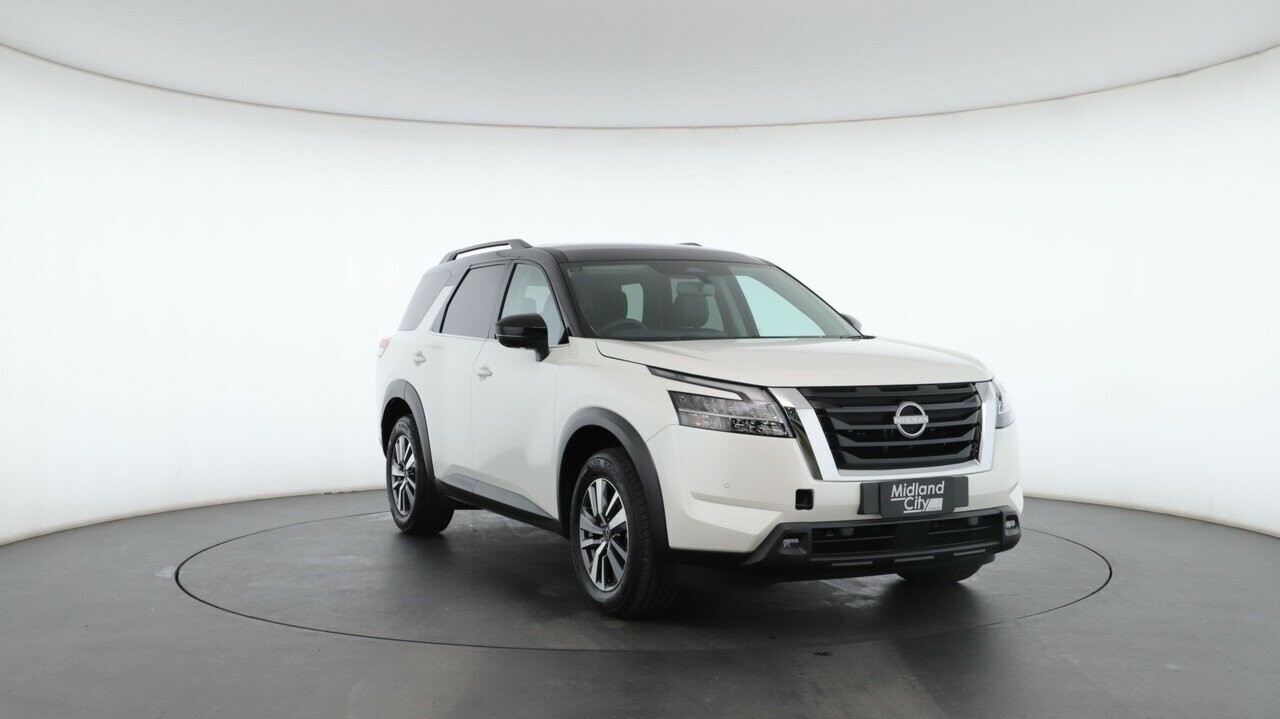 Nissan Pathfinder image 4