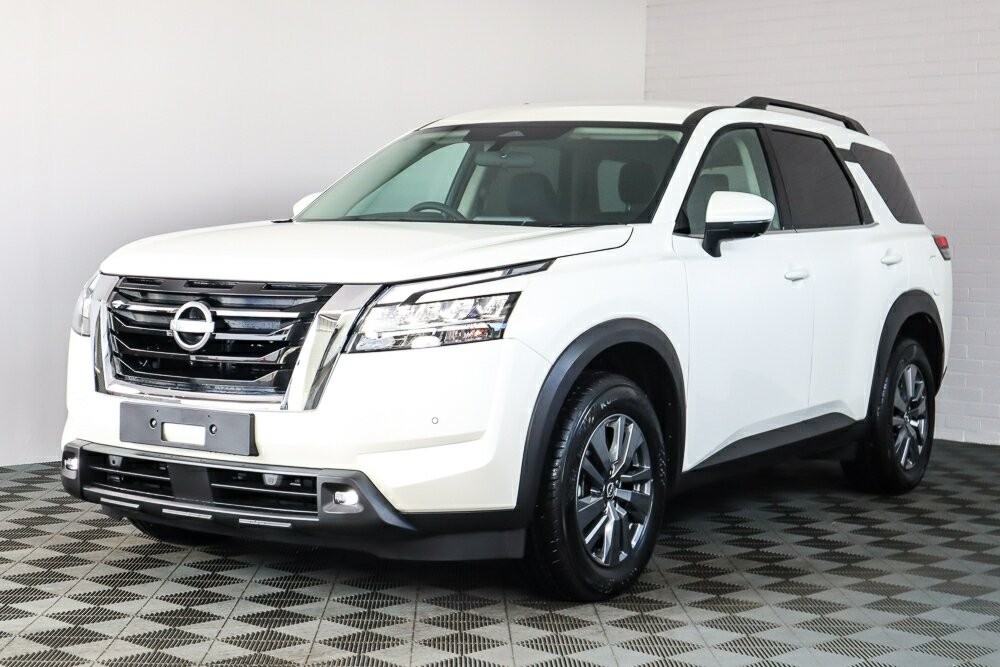 Nissan Pathfinder image 4