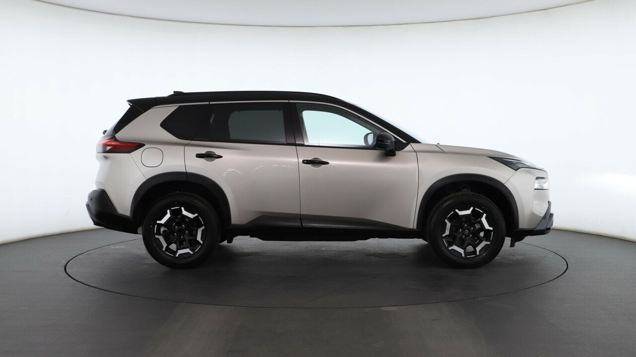 Nissan X-trail image 2