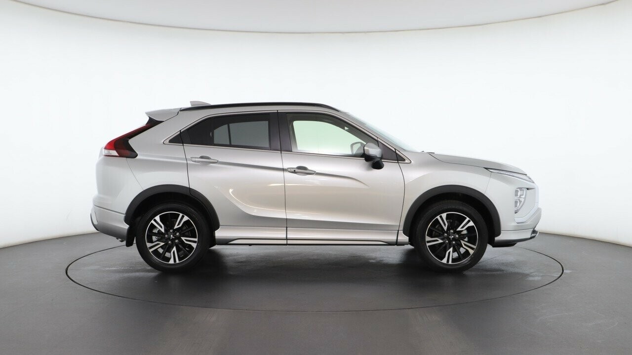 Mitsubishi Eclipse Cross image 2