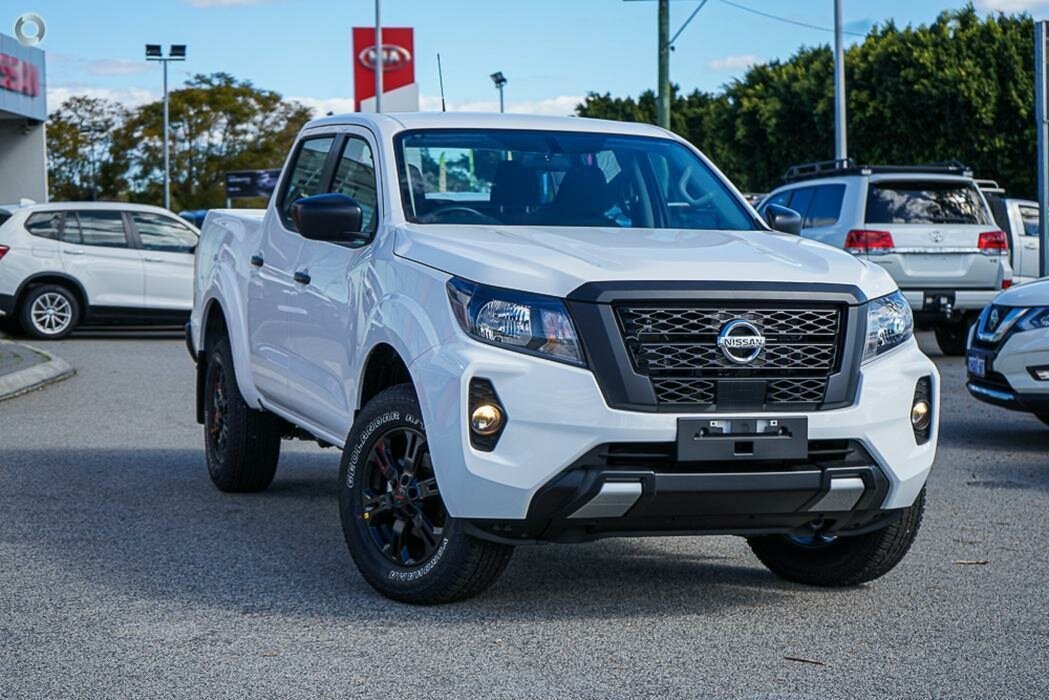 Nissan Navara image 1