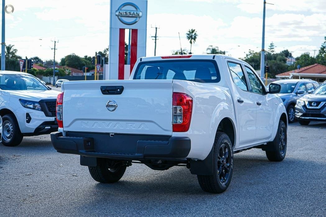 Nissan Navara image 4