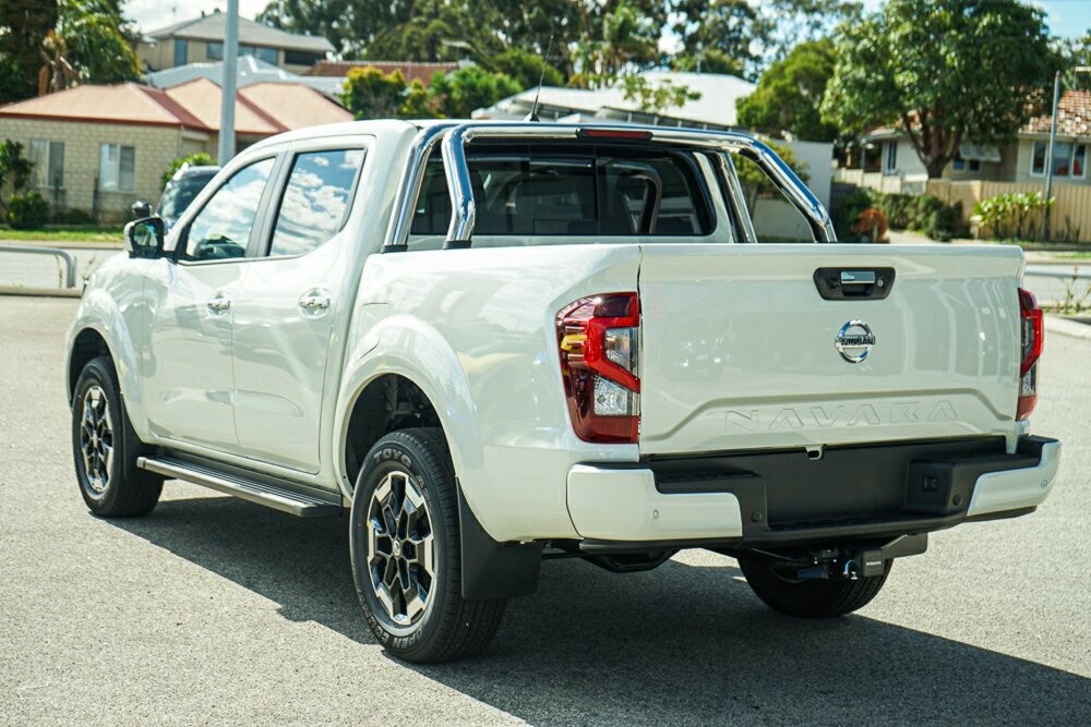 Nissan Navara image 4