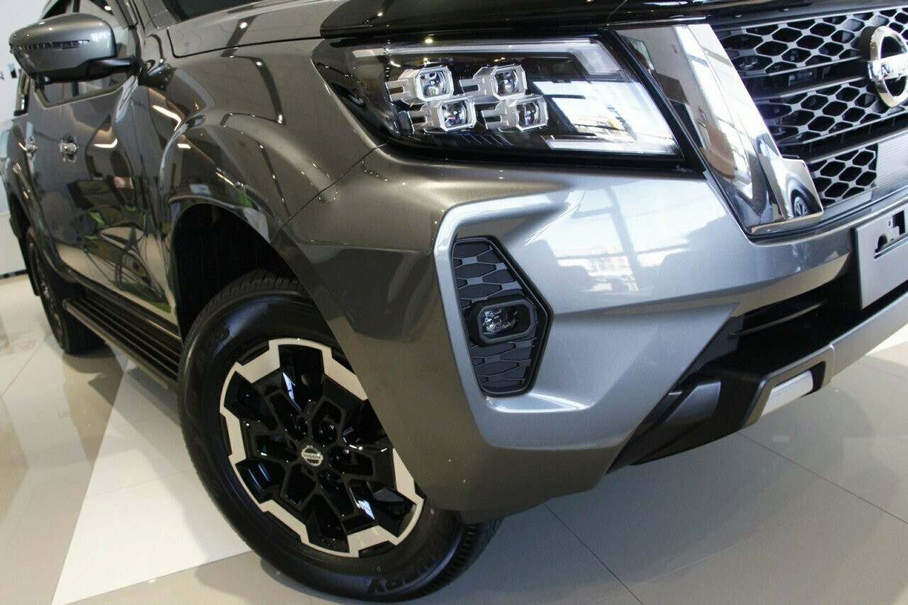 Nissan Navara image 2