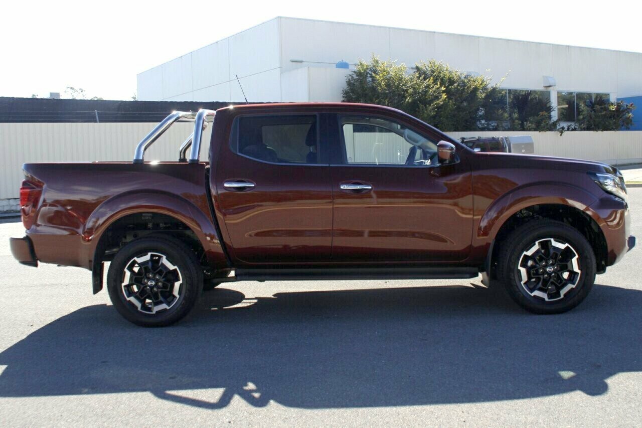 Nissan Navara image 2