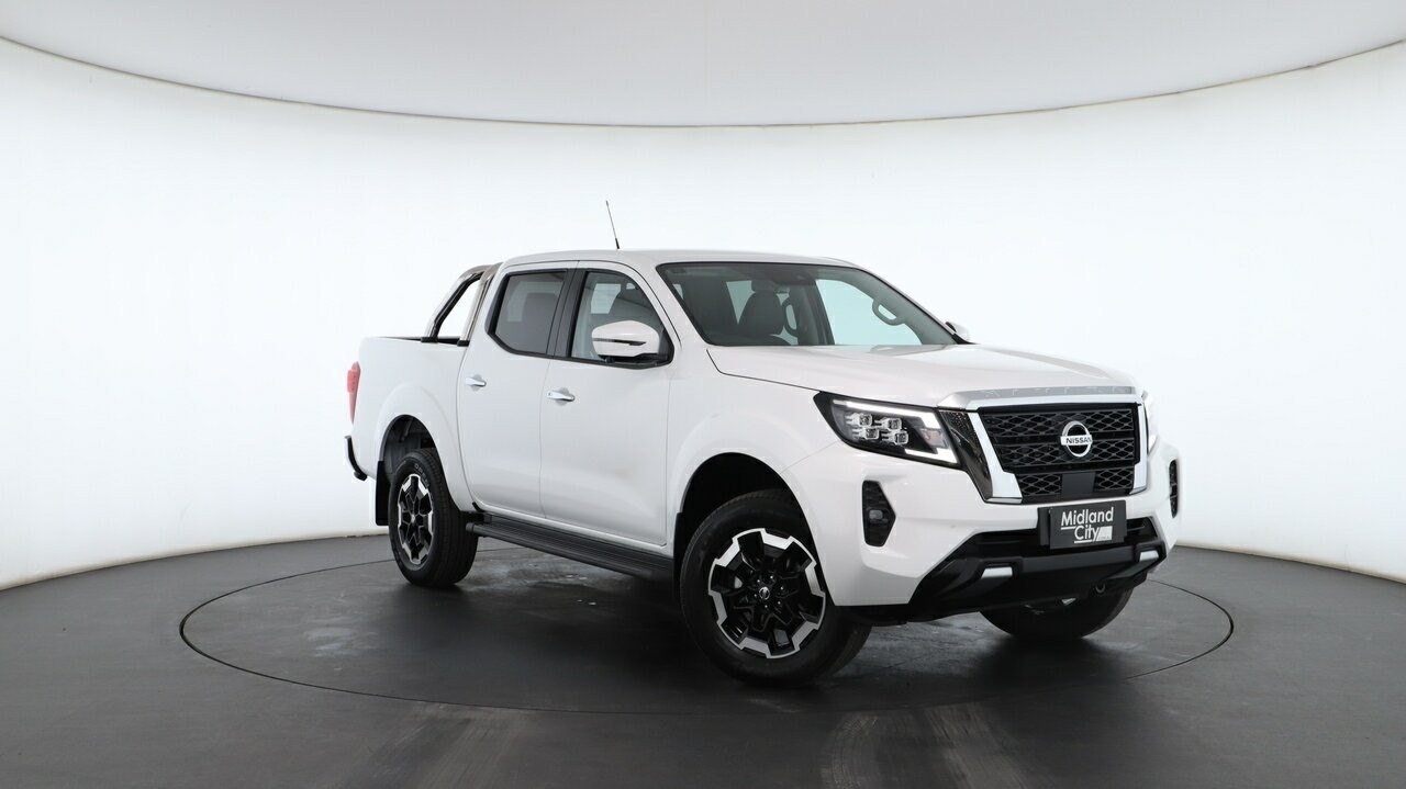 Nissan Navara image 1