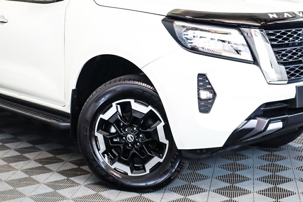 Nissan Navara image 2