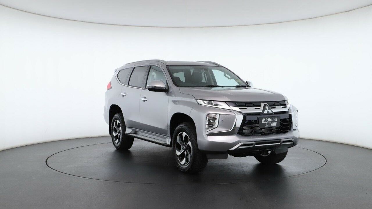 Mitsubishi Pajero Sport image 4