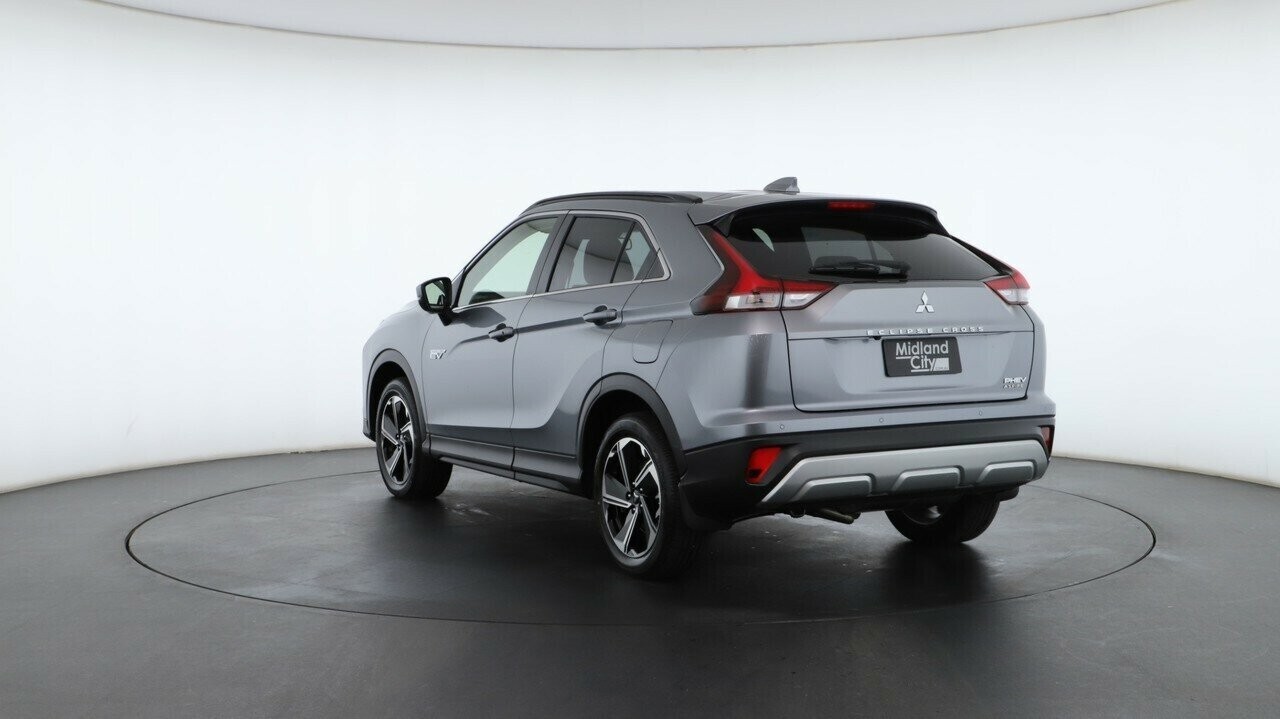 Mitsubishi Eclipse Cross image 4