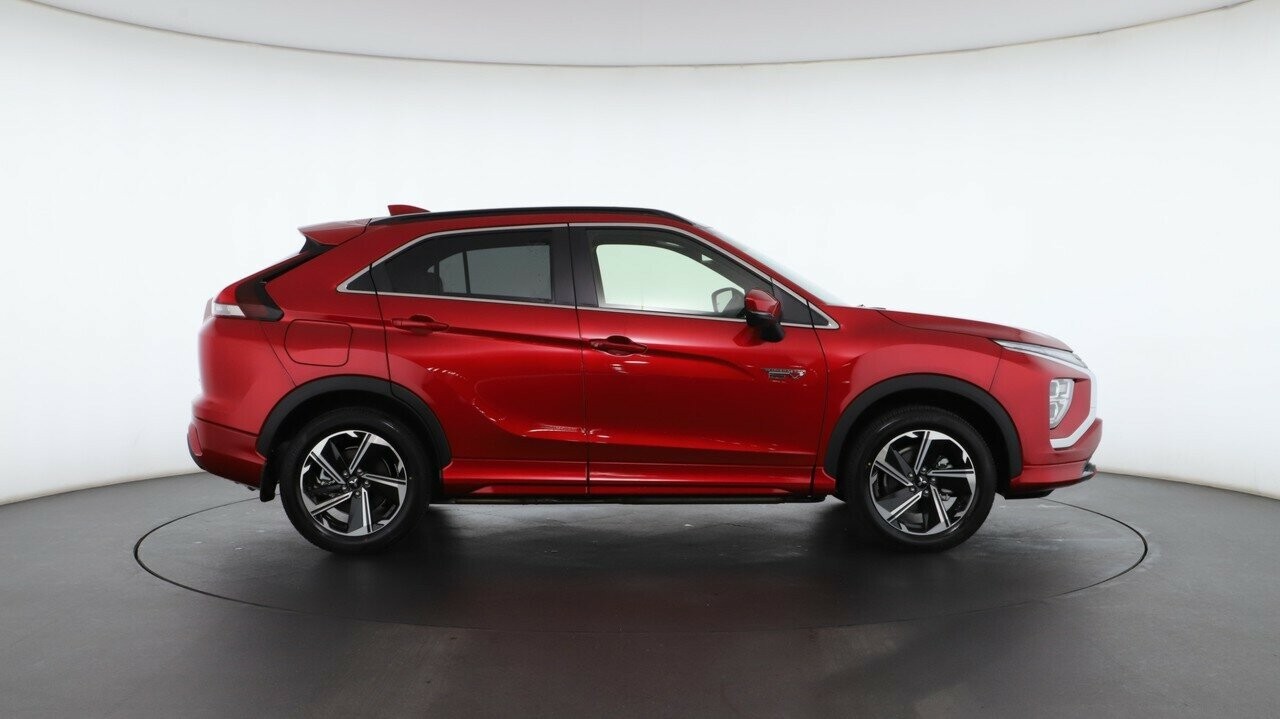 Mitsubishi Eclipse Cross image 2