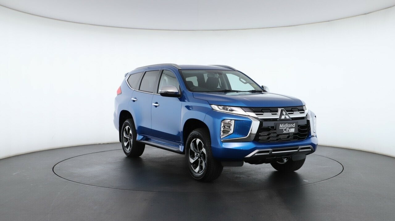 Mitsubishi Pajero Sport image 4