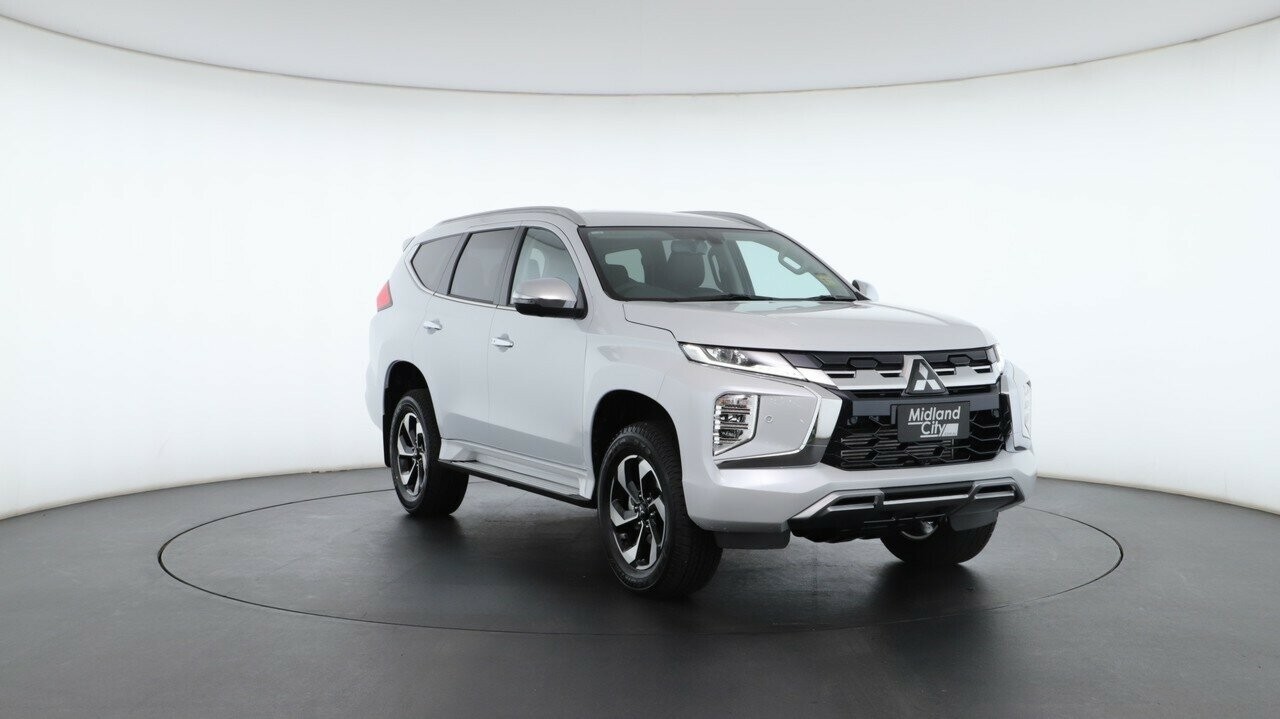 Mitsubishi Pajero Sport image 4