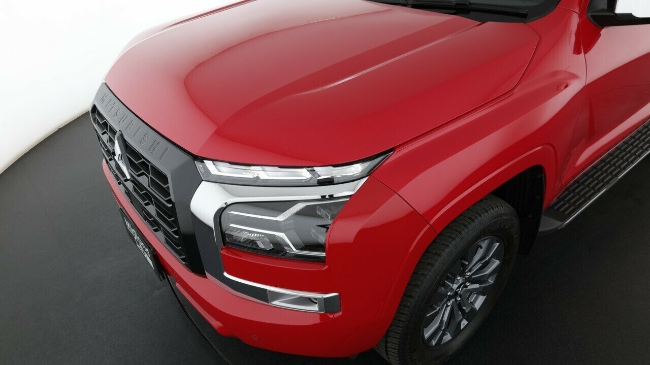 Mitsubishi Triton image 2