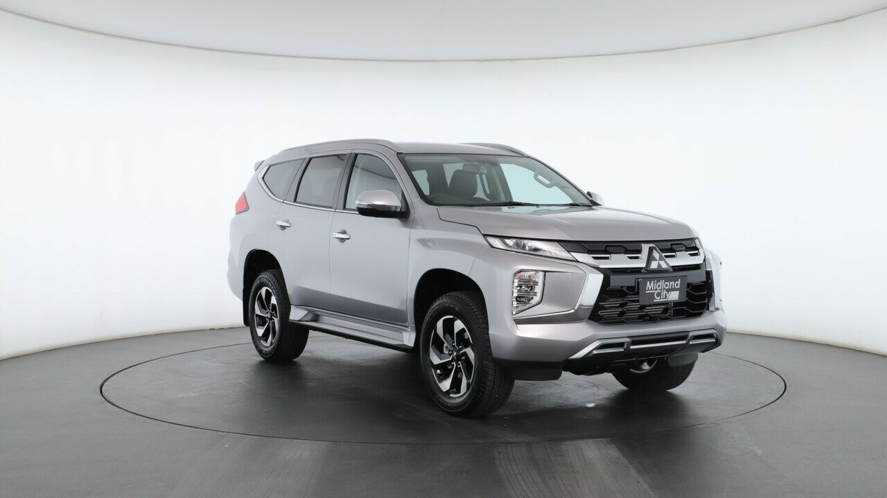 Mitsubishi Pajero Sport image 4