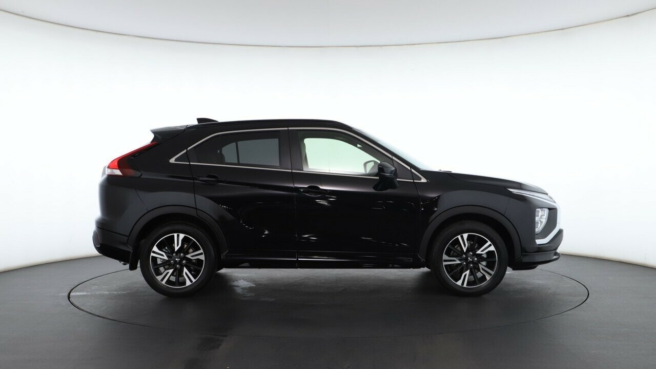 Mitsubishi Eclipse Cross image 2