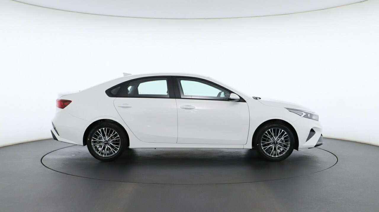 Kia Cerato image 2