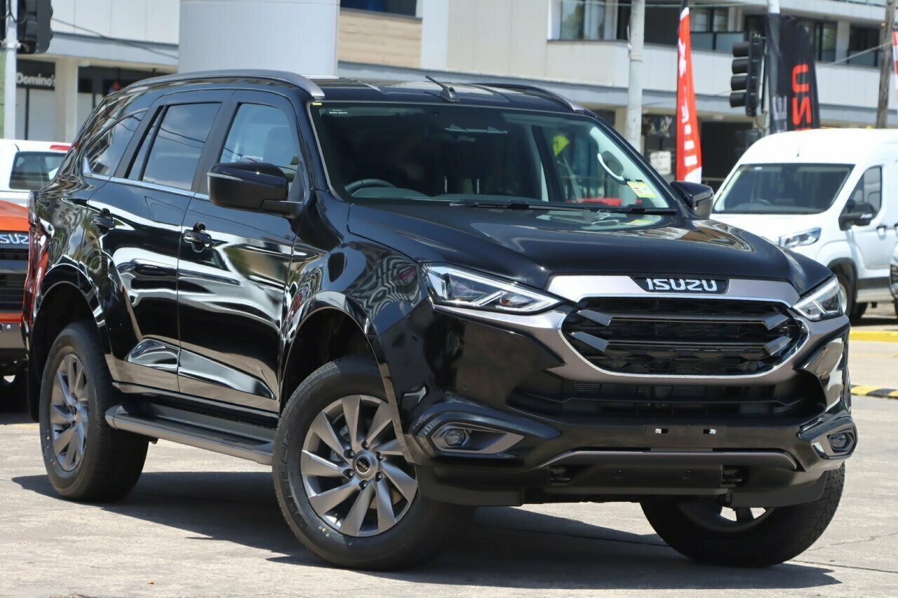 Isuzu Mu-x image 1