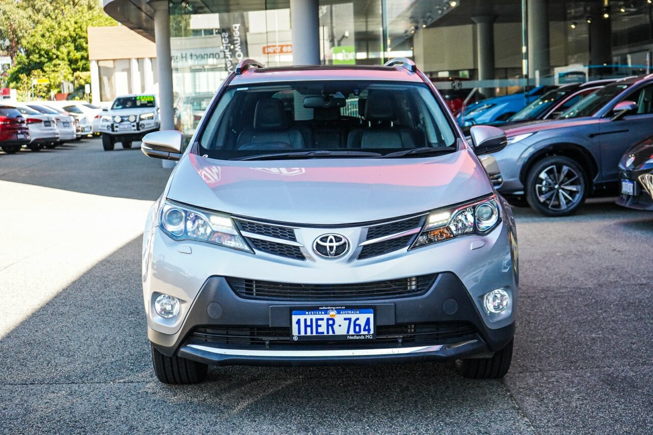 Toyota Rav4 image 3